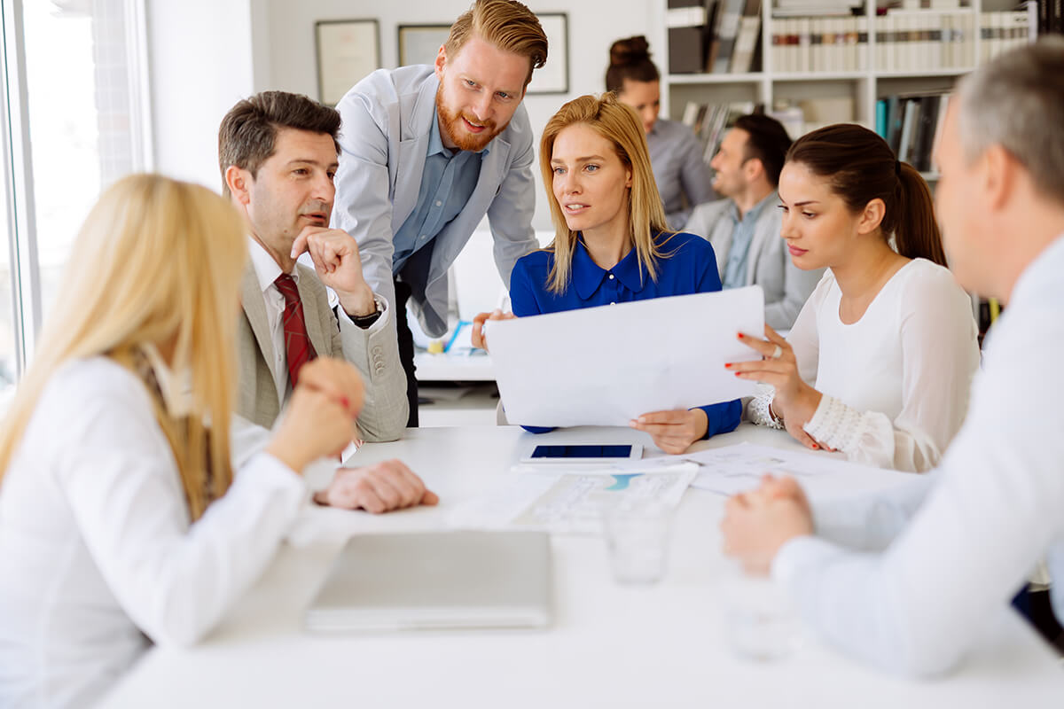 business-people-in-office-8CSGWBD.jpg